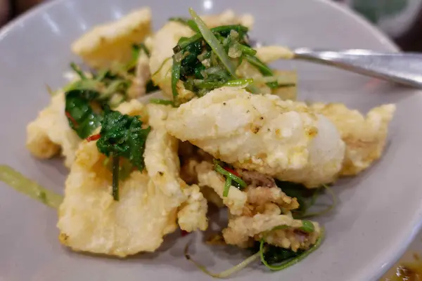 Crispy pepper salt calamari